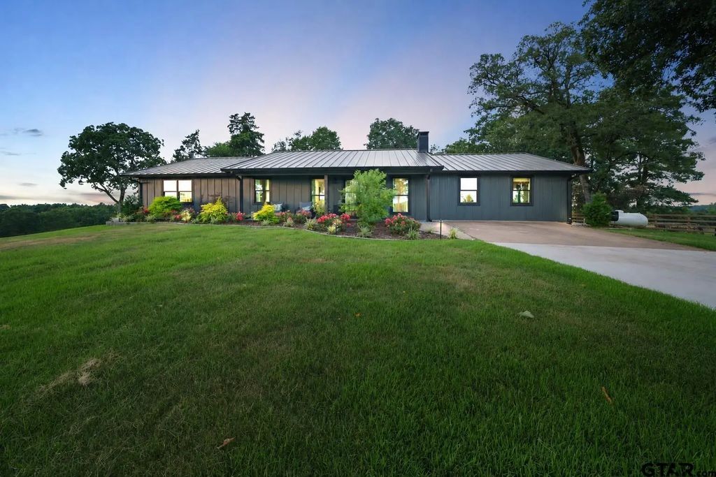 2892 N Live Oak Rd, Big Sandy