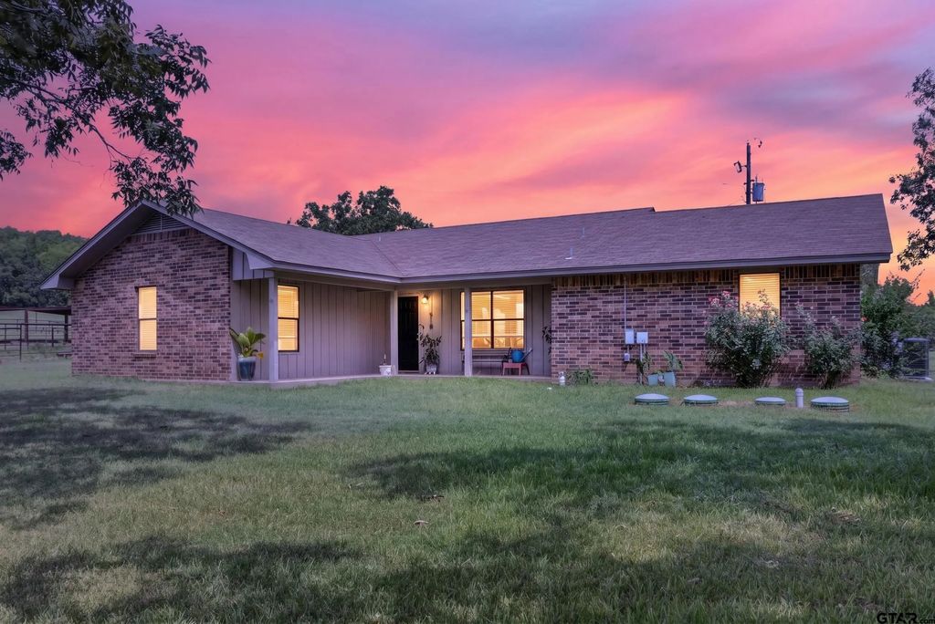 6834 Fm 1795, Gilmer
