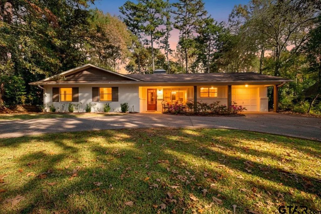 441 Hideaway Lane Central, Hideaway