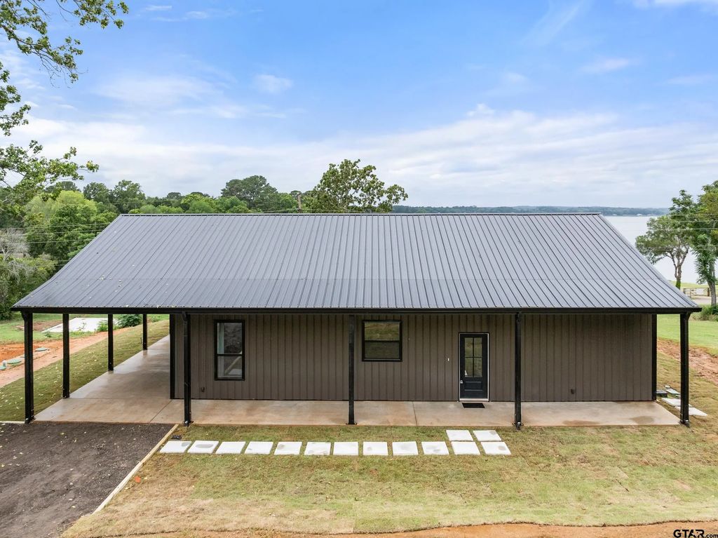 10916 Crestview Lane, Frankston