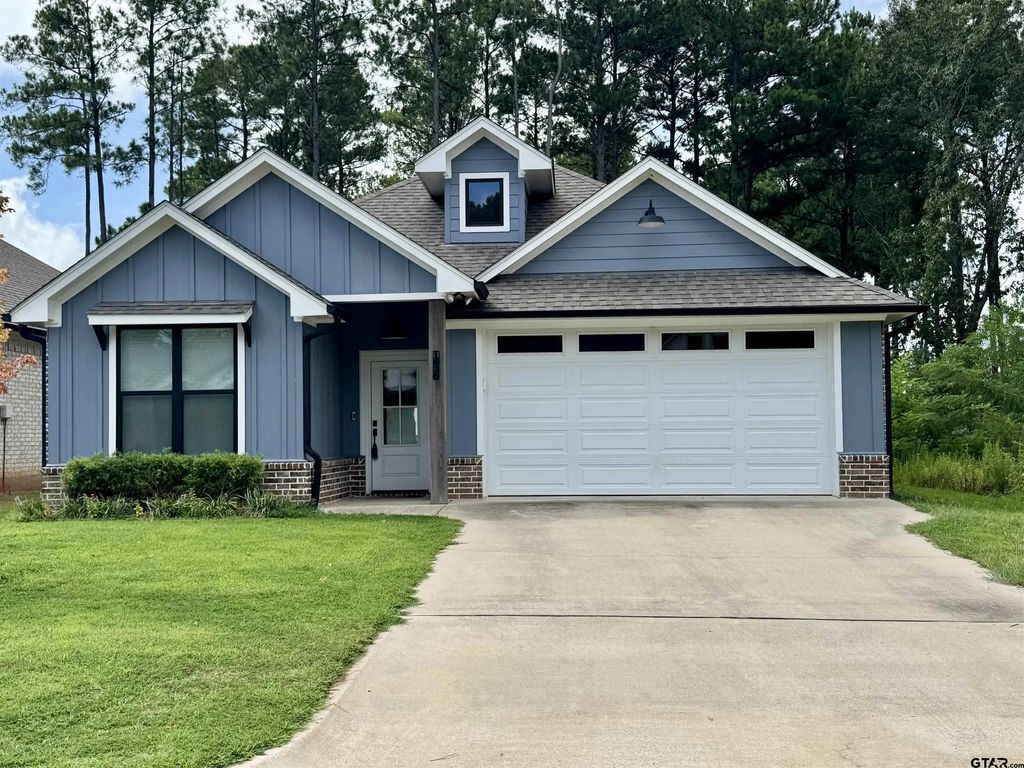 1636 Alamo Crossing, Tyler