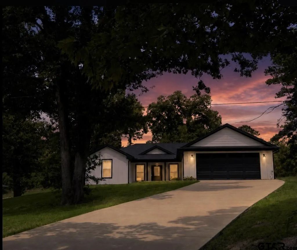 3525 Cr 2330, Mineola
