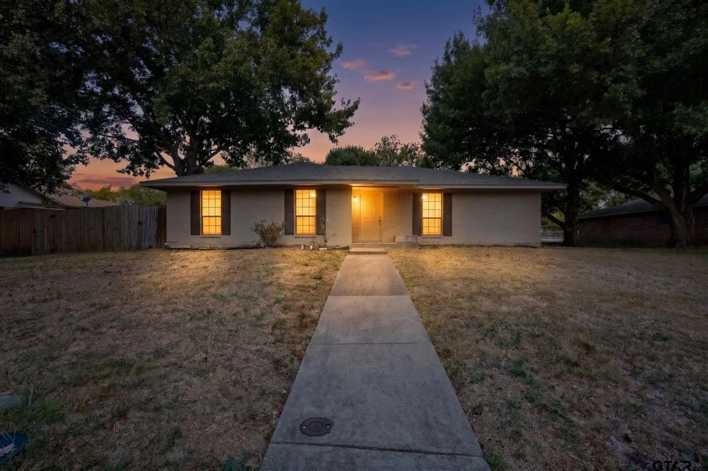 723 Terrace Dr., Desoto