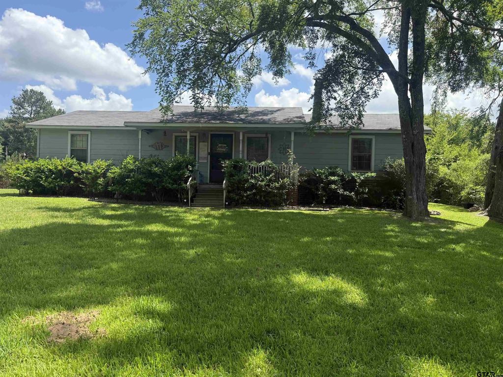 3901 Almond Rd, Big Sandy