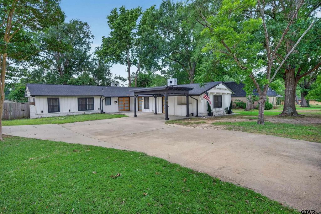 902 Ward Lane, Athens