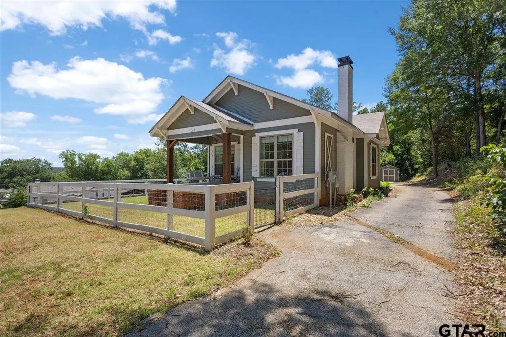 311 Johnson Rd, Winona