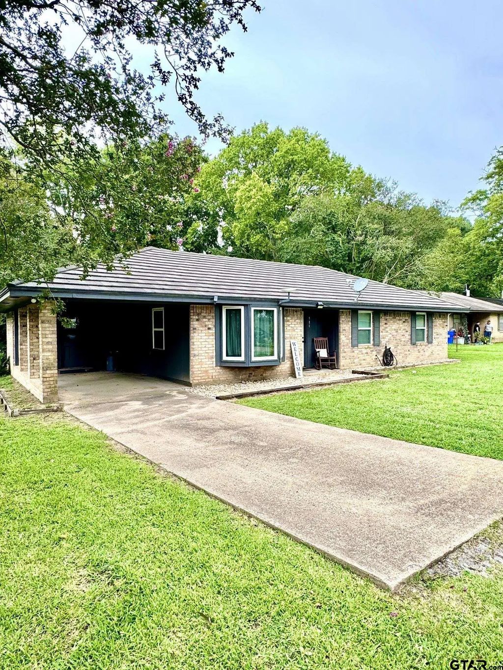 101 Green Meadows, Crockett