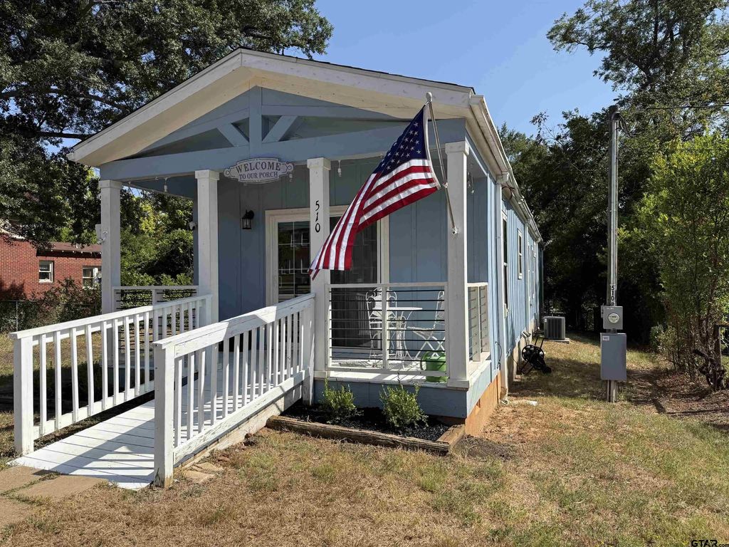 510 E Henderson St., Overton