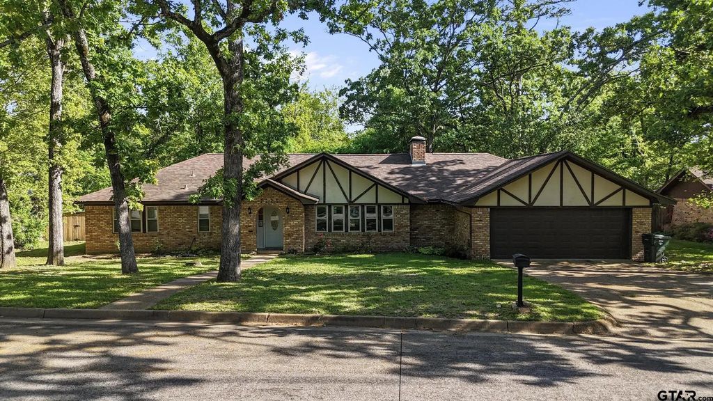 2225 Heather Ln., Tyler