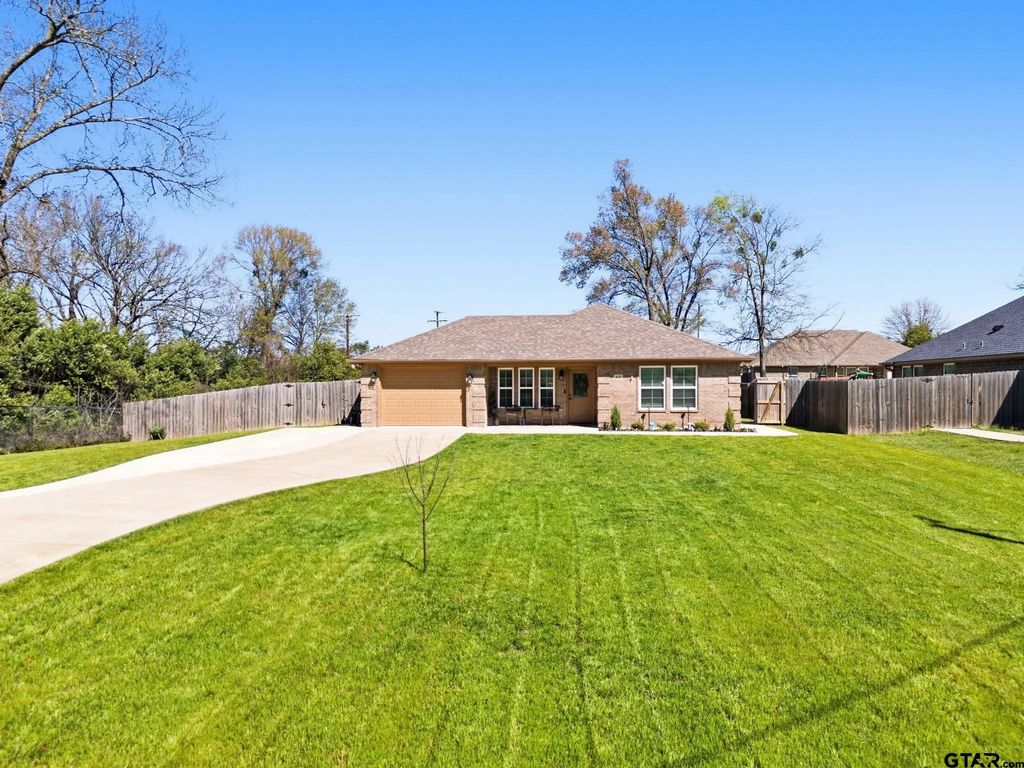 213 Freeman St, Lindale