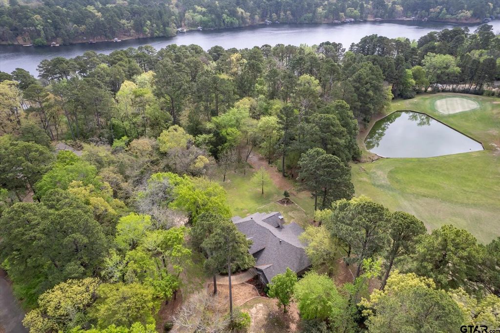 242 Lakewood Circle, Holly Lake Ranch