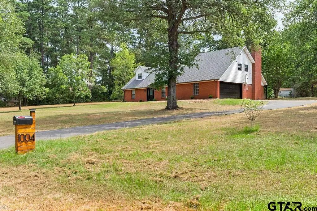 1004 Sunset, Daingerfield
