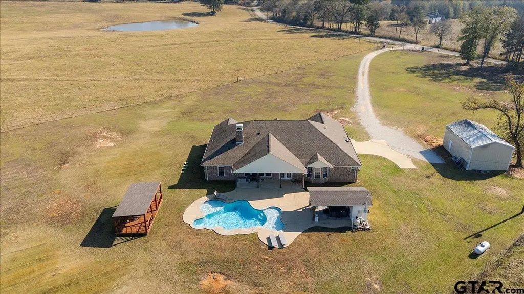 22727 County Road 2166, Troup