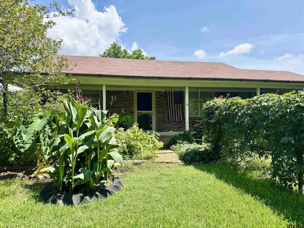 4393 W State Highway 7, Crockett