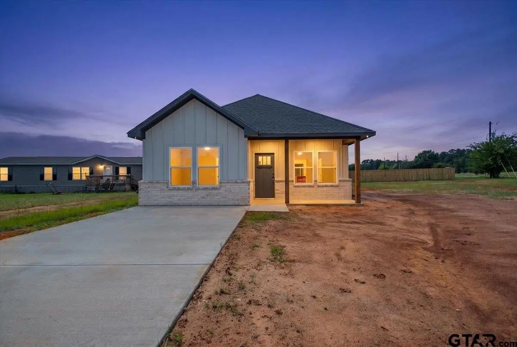 162 Red Bud Cir, Bullard