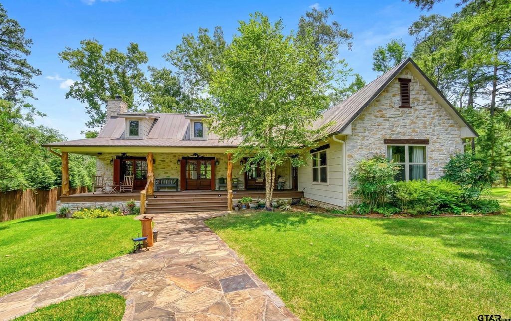 223 Triple S Drive, Mt Vernon