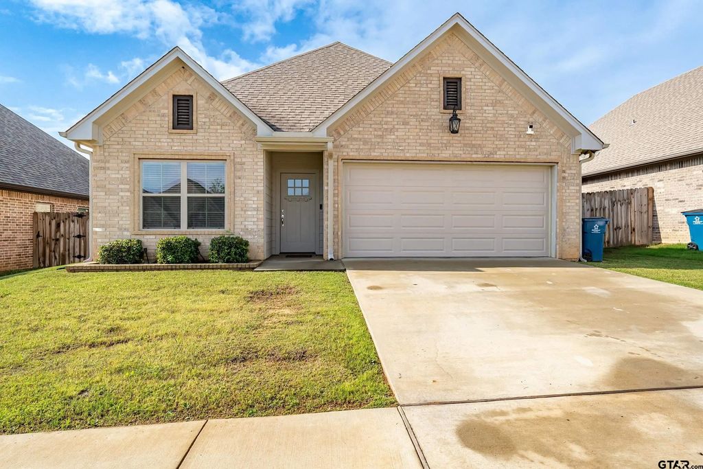 826 Lindsey Ln, Whitehouse