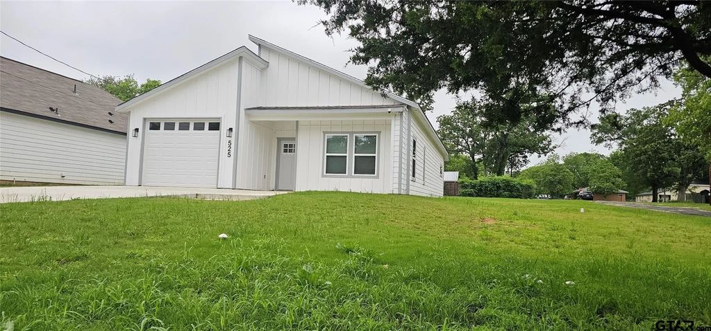 525 N Washington Street, Grand Saline