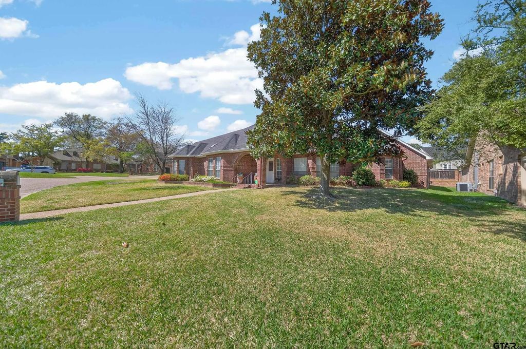 745 Fairmont, Tyler