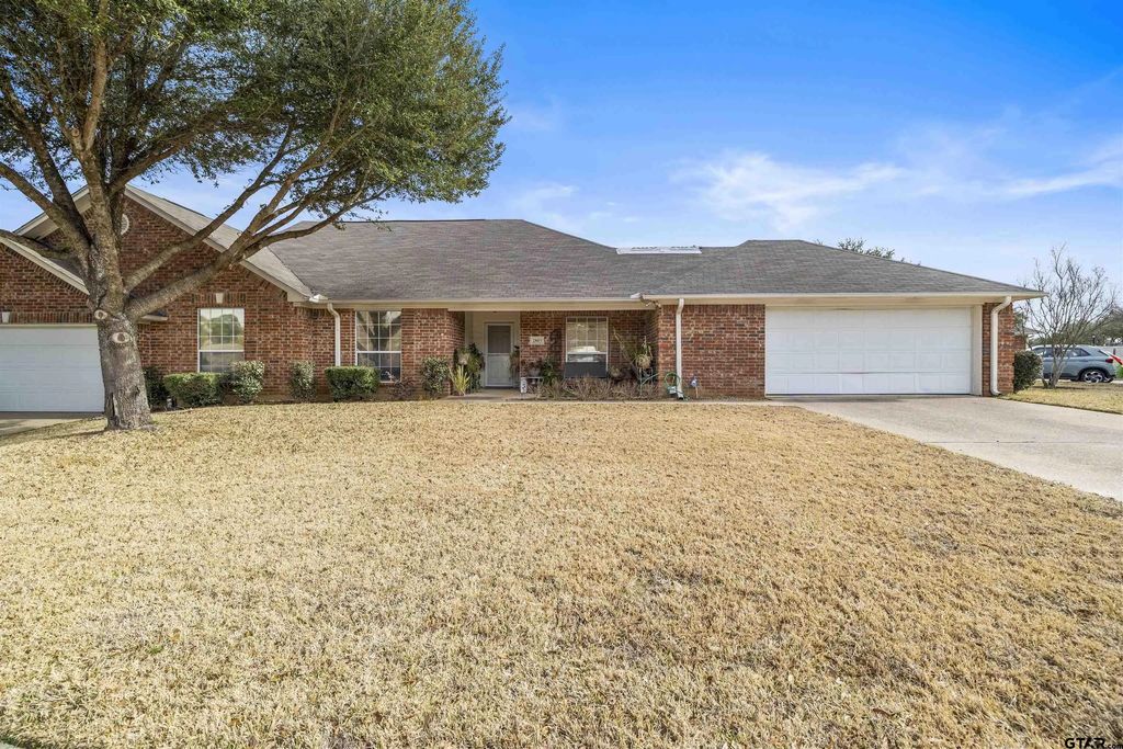 5401 Hollytree #2803, Tyler
