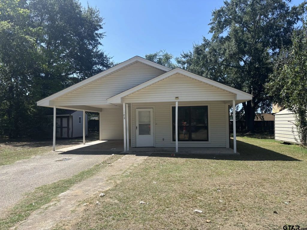312 E Eddy, Gladewater