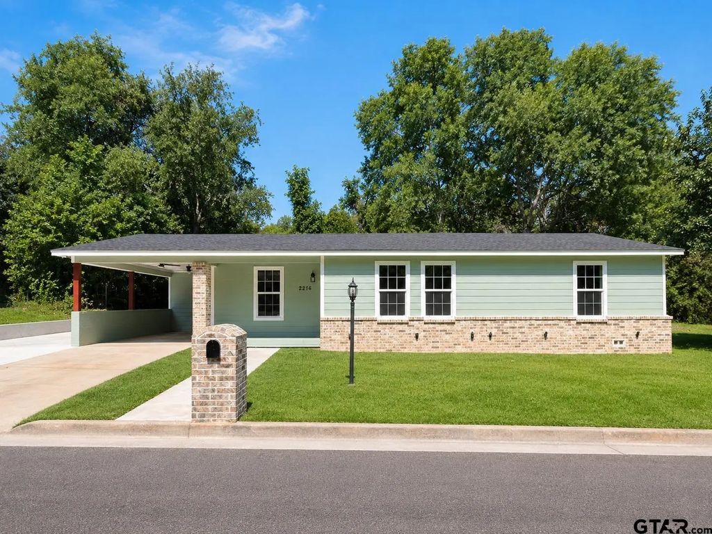 2216 N Ross, Tyler