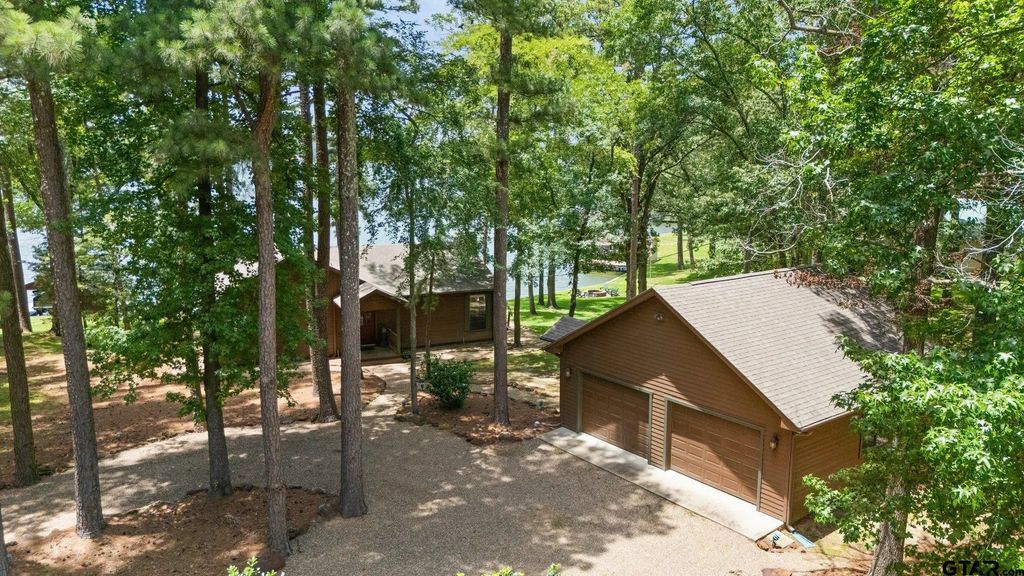 400 Windy Point Dr, Mt Vernon