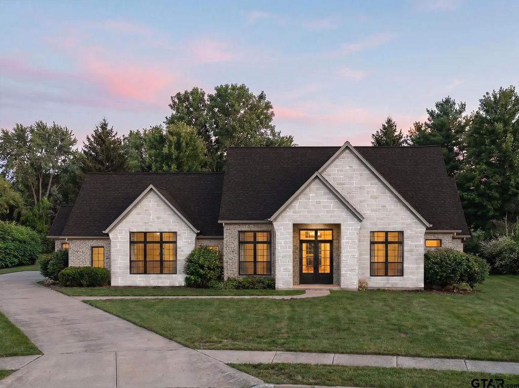 305 Heath Circle, Bullard