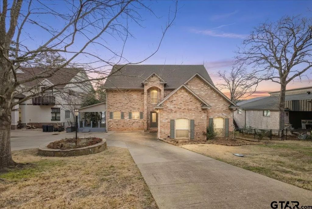 406 Hideaway Lane Central, Hideaway