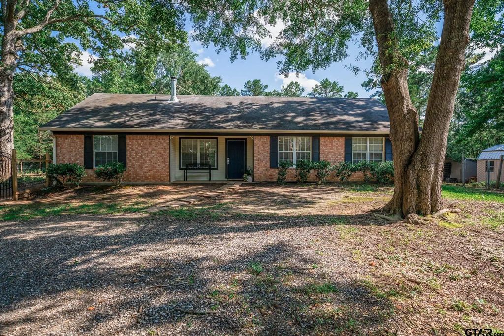5230 Fm 1404, Gilmer