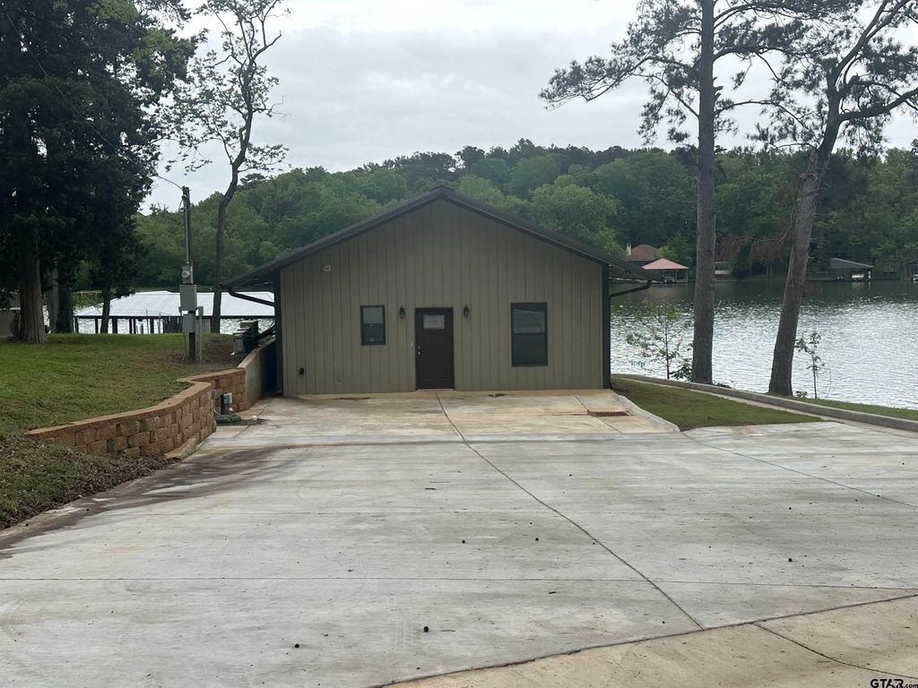 2424 Lake Park Lane, Jacksonville