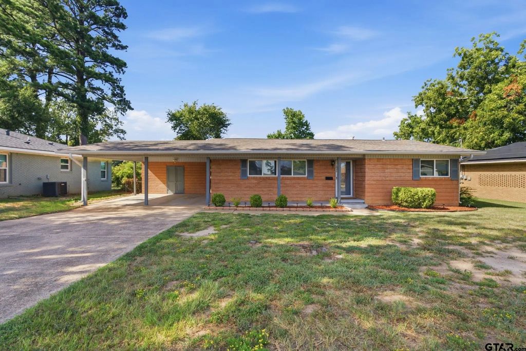 2340 Hunter St., Tyler