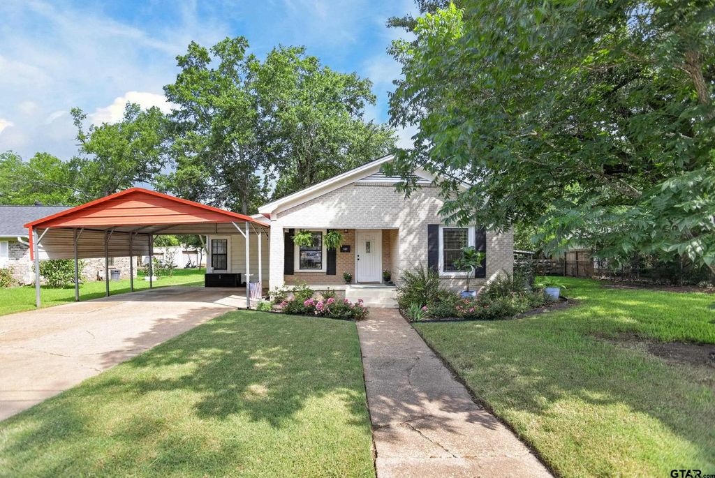 107 Charles Street, Crockett