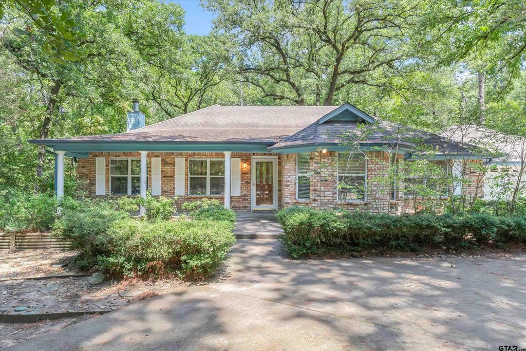 190 Blue Water Lane, Holly Lake Ranch