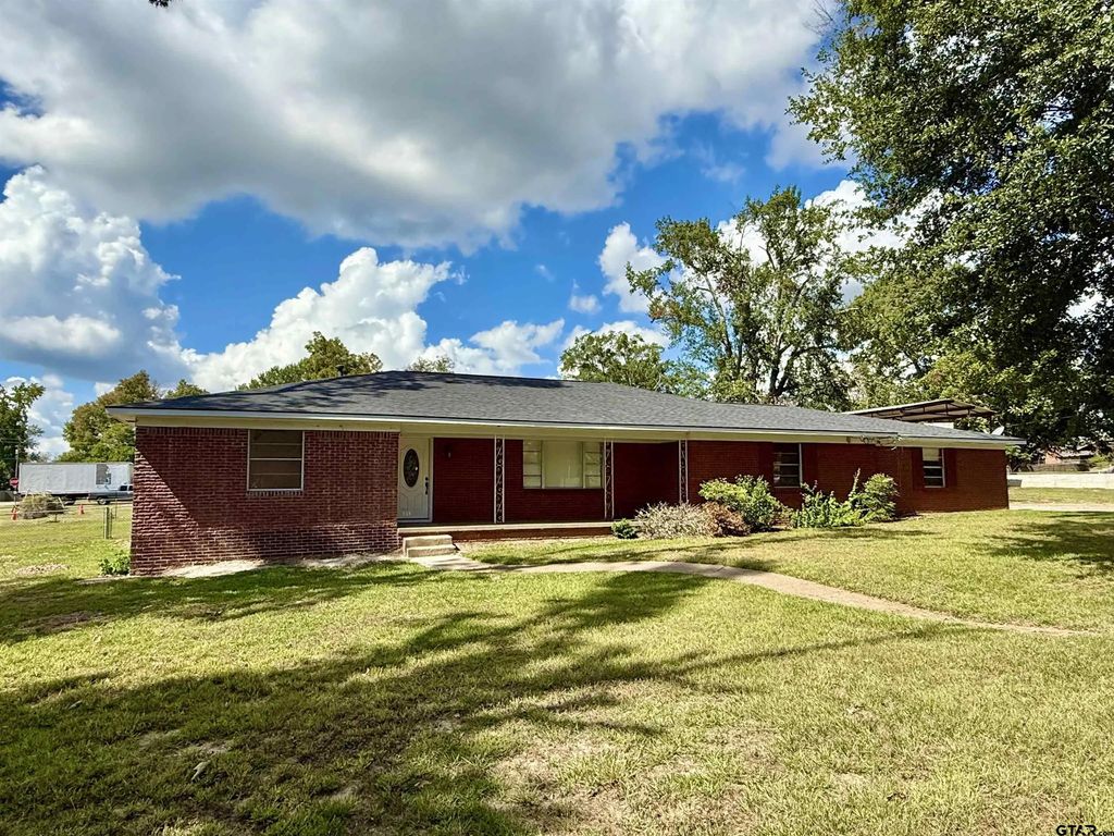559 Elm St, Frankston