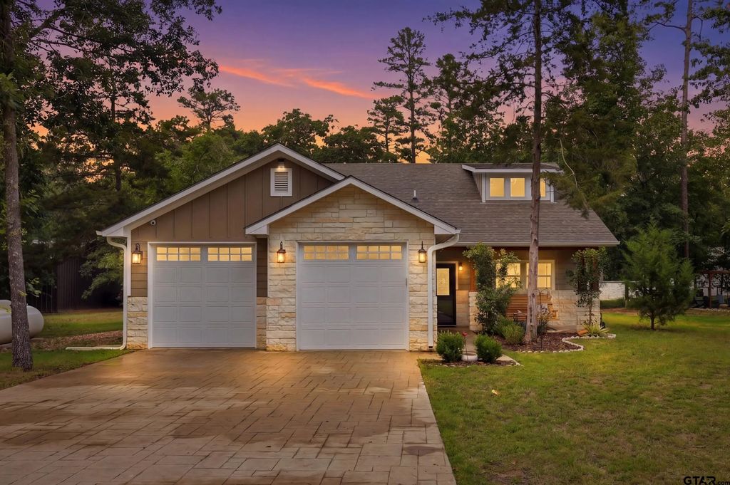 733 King Arthur Ct, Scroggins