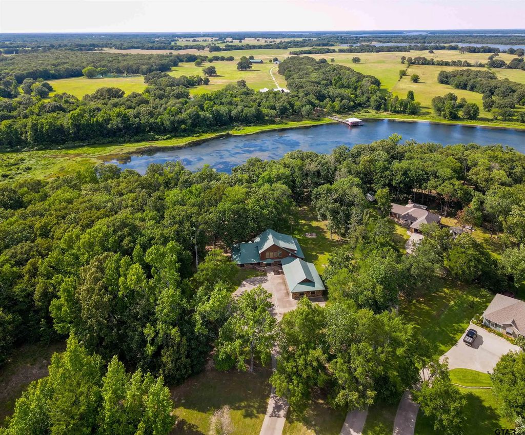 660 County Road 1503, Alba