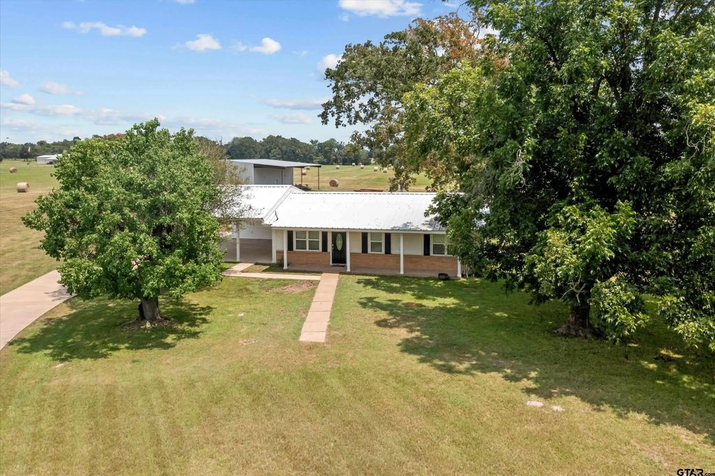 8279 S State Highway 19, Lovelady