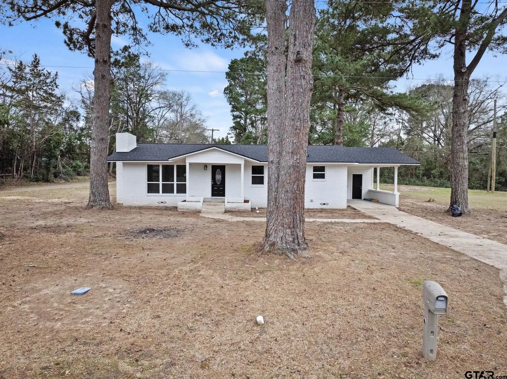 303 Campbell St, Daingerfield