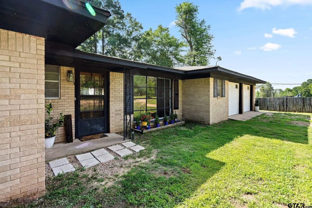2585 N Fm 250, Hughes Springs
