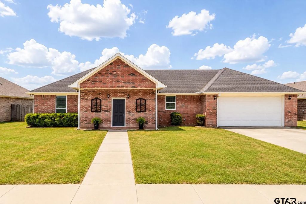 707 Jaxon Dr., Whitehouse