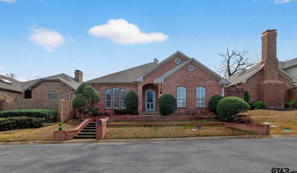 504 Hyde Park Dr, Tyler