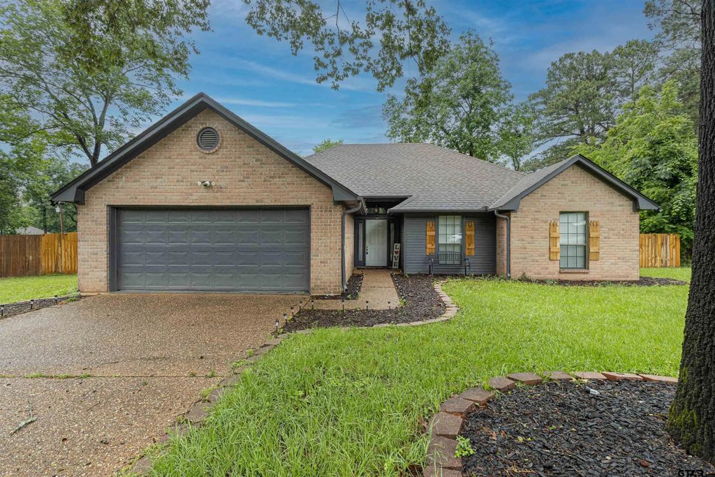 17424 Carol Circle, Flint