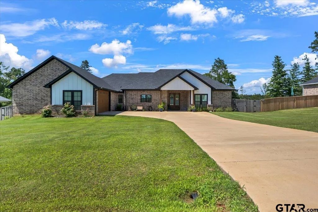 18329 Timber Oaks Dr, Lindale