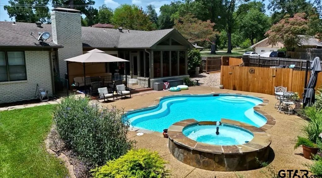 3618 New Copeland Rd., Tyler