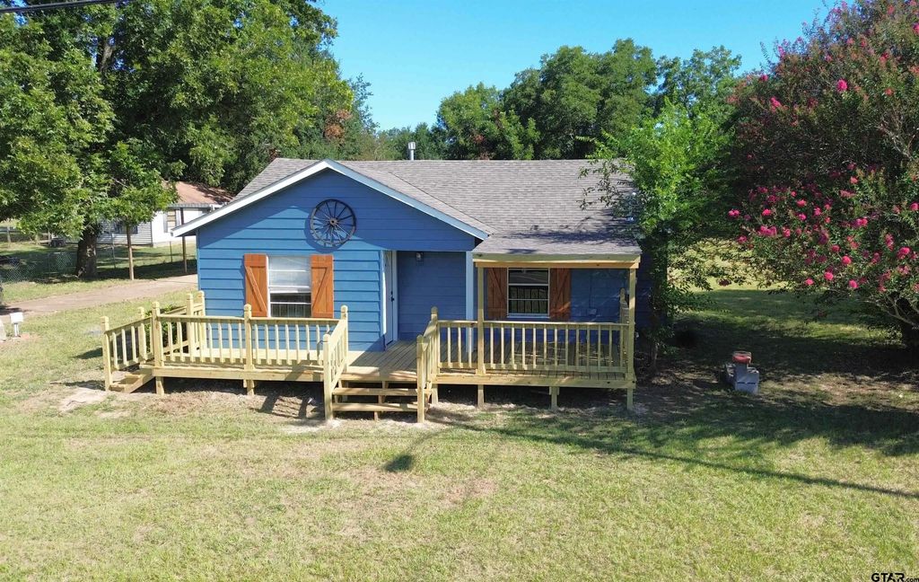 283 Fm 2663, Crockett