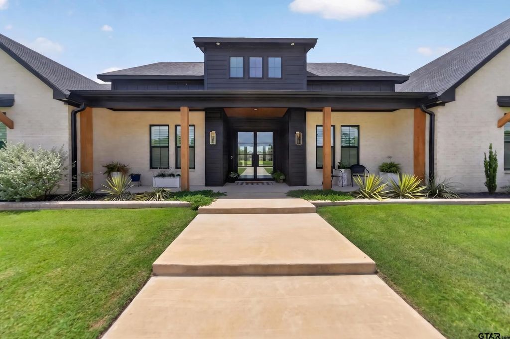 139 White-n-gail, Bullard