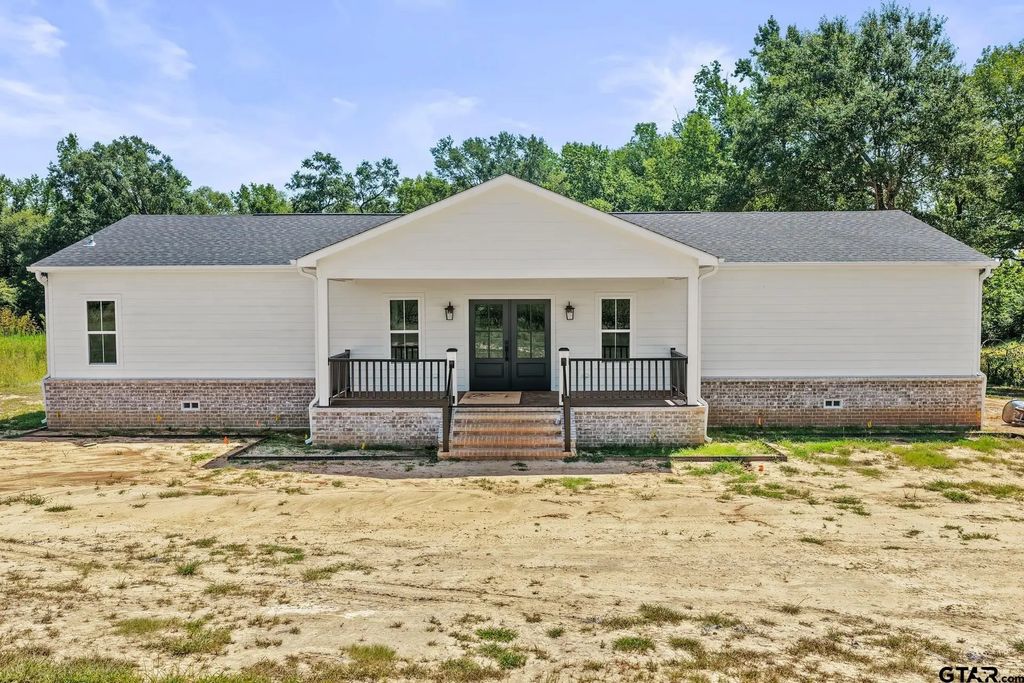 562 County Road 4230, Pittsburg