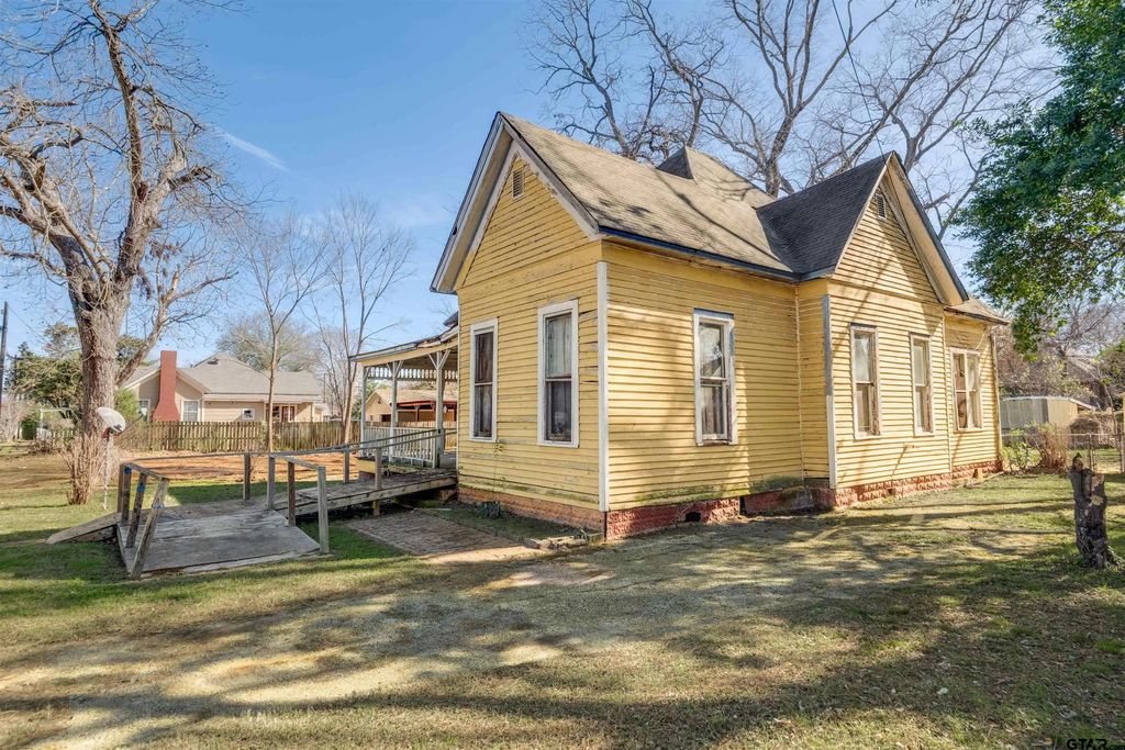 816 Louisiana St., Palestine