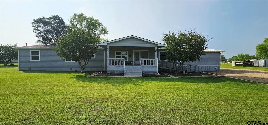 1655 Smith Circle, Combine